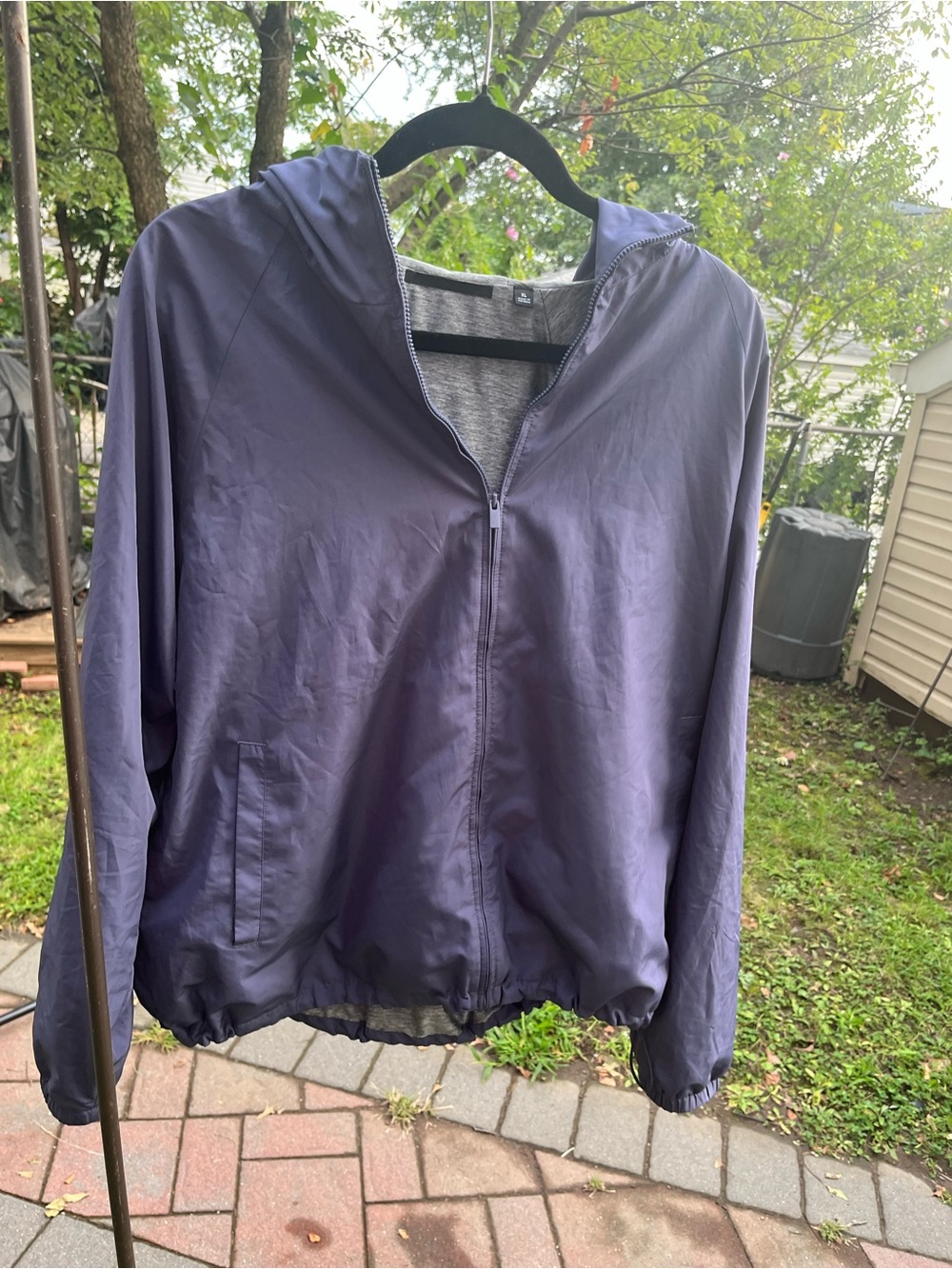 Uniqlo Women's Lightweight Hooded Zip Jacket in Deep Purple xl